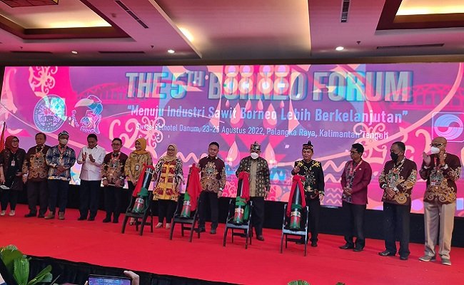Di Borneo Forum Ke-5, Menko Perekonomian Minta Kepala Daerah Dukung Sektor Sawit