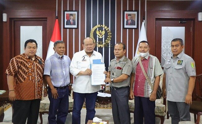 Petani Sawit Curhat ke Ketua DPD RI, Selamatkan 17 Juta Petani dan Buruh Sawit