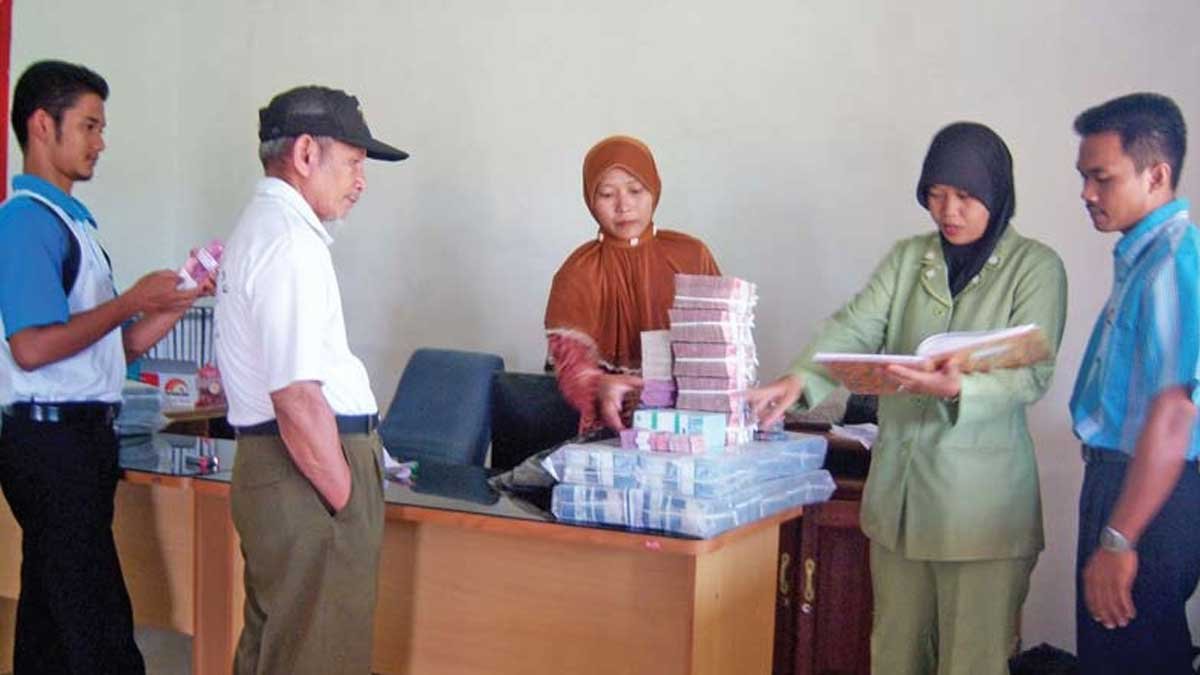 PIR-Trans dan Efek Domino Ekonomi Desa: Petani Plasma Riau Kini Makin Sejahtera